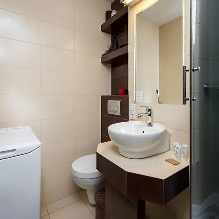 Solec Powisle With The View By Bookinghost Daire